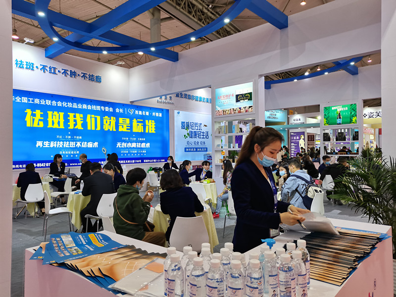 聚勢(shì)成美丨深耕行業(yè)21年，祛斑我們就是標(biāo)準(zhǔn)