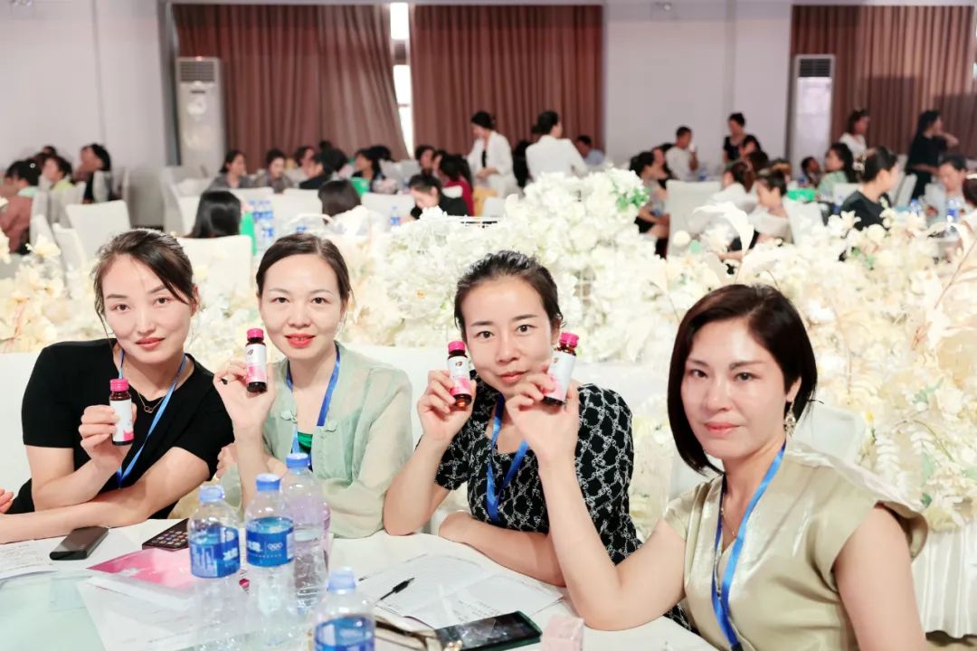 名媛紀要丨3+1新產品系統發布會暨九寨之旅,完美收官 名媛紀要丨3+1新產品系統發布會暨九寨之旅,完美收官