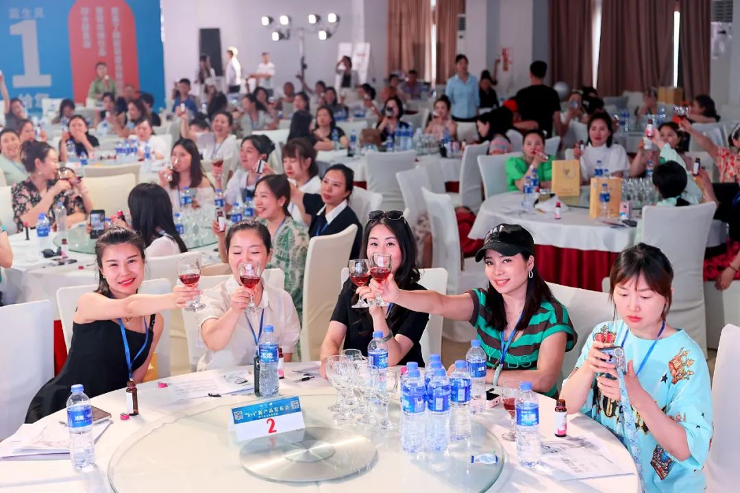 名媛紀要丨3+1新產品系統發布會暨九寨之旅,完美收官 名媛紀要丨3+1新產品系統發布會暨九寨之旅,完美收官